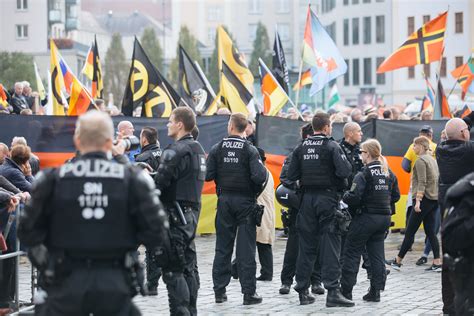 Rassismus im Gruppen Chat Neuer Skandal bei der sächsischen Polizei