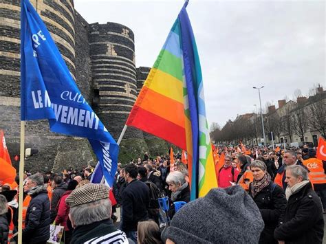 Défilés Aux Flambeaux Grève Du 7 Mars En Anjou La Réforme Des