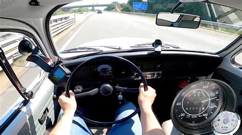 VIDEO Cum sună şi cum merge un VW Kafer din 1970 cu motor răcit cu