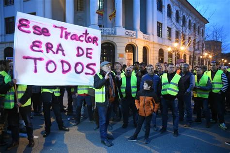 Protesta De Agricultores En Zaragoza Cortan Mar A Agust N Im Genes