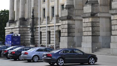 Bundestag Steigt Von Vw Auf Mercedes Um Capital De