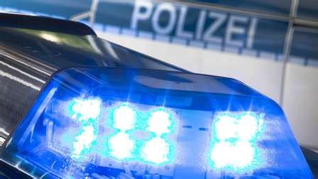 Verdacht Auf Drogenfahrt J Hriger Ohne F Hrerschein Verursacht Unfall