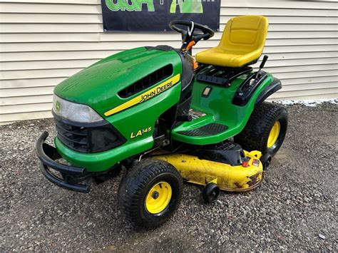 John Deere La Riding Lawn Tractor With Hp Briggs Engine