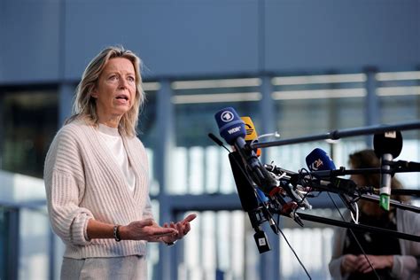 Ollongren Stuurt Nederlands Marineschip Richting Cyprus Voor