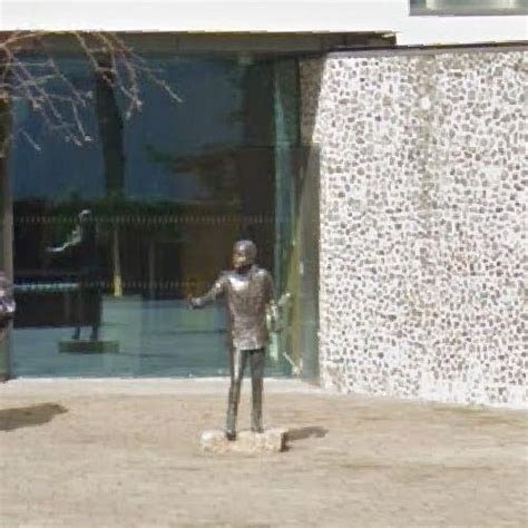 Statue of Greta Thunberg in Winchester, United Kingdom (Google Maps)