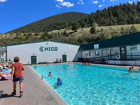 Chico Hot Springs Resort