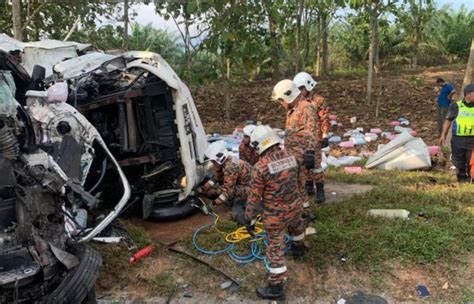 Pemandu Lori Maut Dua Cedera Dalam Nahas Nse Suara Merdeka