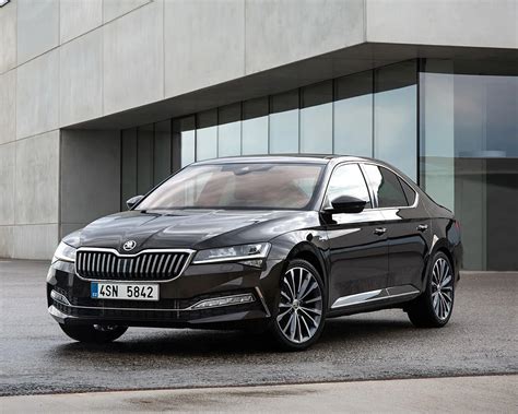 Sürüş Deneyimi Škoda Superb Laurin Klement Crystal OGGUSTO