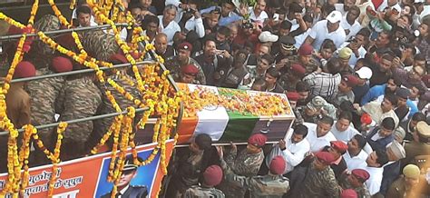 Photo News See The Last Journey Of Martyr Captain Shubham Gupta In