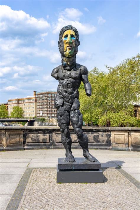 Denkmal Vor Dem Bode Museum Auf Museumsinsel Berlin Deutschland