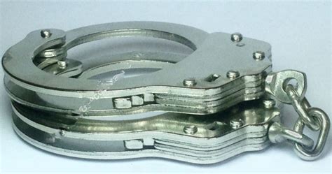 Professional Chrome Nickel Plated Steel Handcuffs Police Use Handcuffs