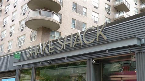 Shake Shack Upper East Side New York Ny Shake Shack Shakes New