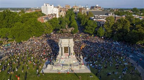 The Richmond, Virginia Robert E. Lee Statue is Coming Down