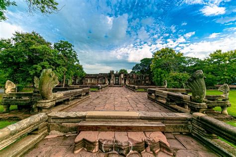 美しい遺跡をじっくりと見学するならピマーイ歴史公園（phimai Historical Park） 南の島暮らし