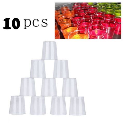 Torre De Vasos Plasticos Piramide De Vasos De Plastico Aisladas Sobre