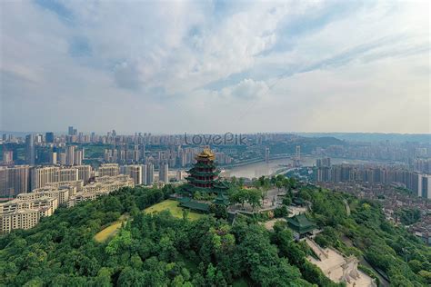 Mountain City Chongqing Hong En Temple Peak Overlooking The City ...