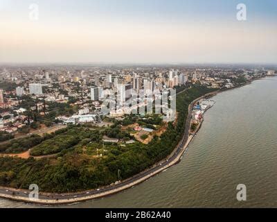 Vue aérienne de la magnifique côte de Maputo Costa do sol capitale du