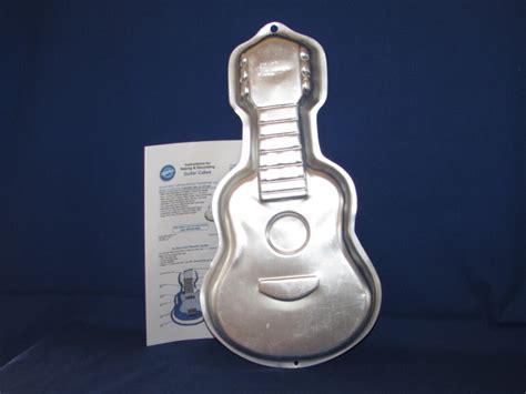 Wilton GUITAR CAKE PAN 2000 Vintage 2105 570 Etsy