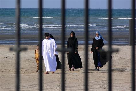 Qu Es La Abaya Y Por Qu Francia La Prohibe Internacional