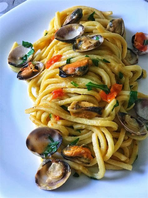 Spaghetti Alle Vongole Cozze E Pomodorini Nofakeyellow