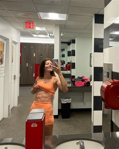 Erin Quinn : r/musclegirlsflexing