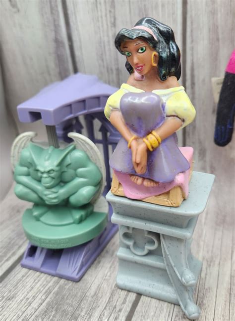 SET 6 Disney Hunchback Of Notre Dame Figure Hunchback Of Notre Dame