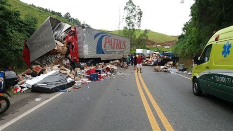 Acidente Com Duas Carretas Deixa Feridos Na Br 101 No Es Espírito