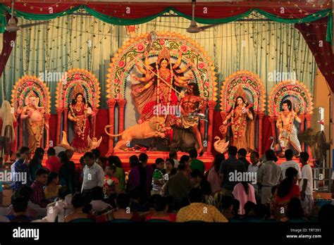 Durga puja rituals hi-res stock photography and images - Alamy