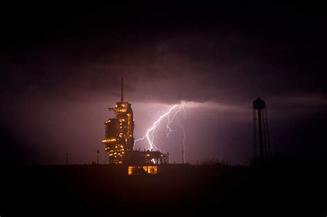 Gambar Cahaya Langit Malam Kosmos Gelap Senja Menara