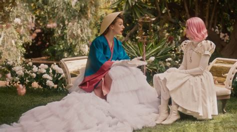 Últimas Tendencias Tráiler De Paradise Hills Protagonizada Por Emma Roberts