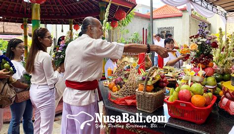 Nusabali Perayaan Trisuci Waisak Be Di Vihara Dharmayana Kuta