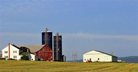 Pennsylvania Farm Landscape Stock Image - Image of belleville, barn ...