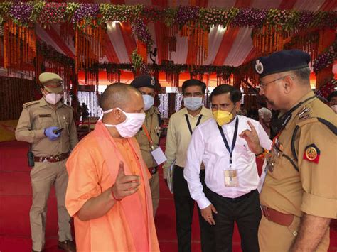 Pm Modi Offers Prayers To Ram Lalla Performs Sashtang Pranam