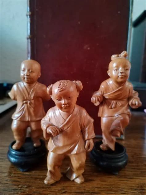 STATUETTES CHINOISES ANCIENNES en buis Enfants de la révolution