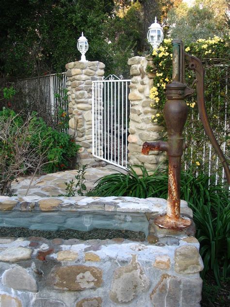 old fashioned water pump Hand Pump Well, Well Pump, Pump It Up, Garden Fountains, Fountain ...