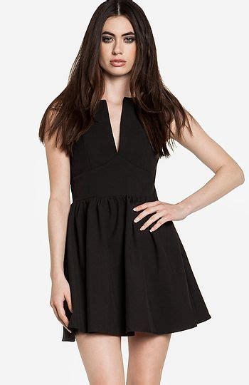 Dailylook Dailylook Plunging Fit And Flare Dress In Black Fit And