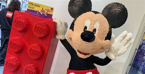 Disneyland Paris Opent Nieuwe Lego Winkel In Disney Village Looopings