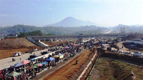 Kecelakaan Maut Di Tol Cisumdawu 2 Orang Tewas Ini Identitas Korban