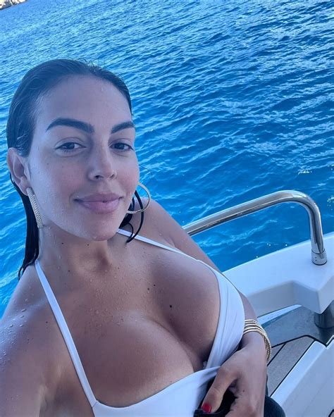 Georgina Rodriguez Lets Slip The Weirdest Place She And Cristiano