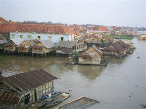 Palembang Dalam Sketsa Rumah Rakit Palembang