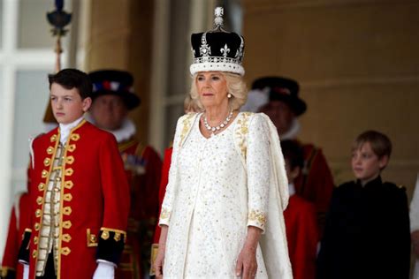 Camillas Coronation Dress What Did The Queen Wear