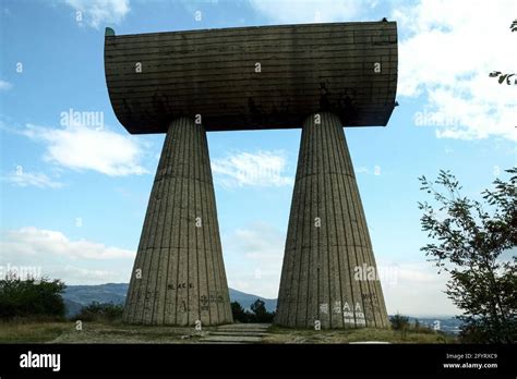 Monumento a los partisanos y mineros fotografías e imágenes de alta