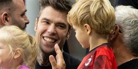 Tranquilli Che Scopro Chi Siete Uno Ad Uno Fedez Difende Il Figlio