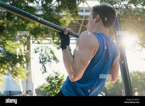 Pull Ups Man High Resolution Stock Photography And Images Alamy