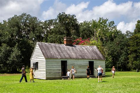 Plantation tourism is shifting. Descendants of the enslaved are part of ...