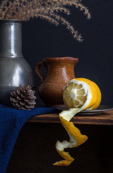 Koop Het Kunstwerk Stilleven Met Citroen Schil L Food Fotografie Van