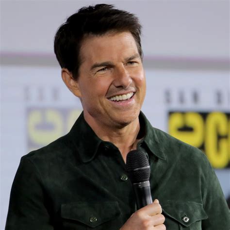 Tom Cruise Teeth Braces : The Real Story Behind Tom Cruise S Signature ...