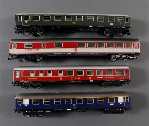 2 Märklin Loks mit 4 Waggons Badisches Auktionshaus