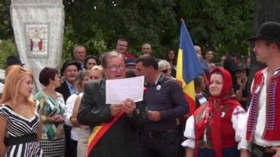 Un primar și a dat titlul de cetățean de onoare al comunei pe care o