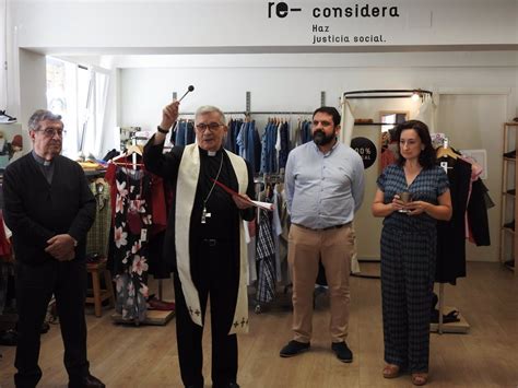 La Cooperativa De Iniciativa Social Moda Re Abre Una Nueva Tienda De